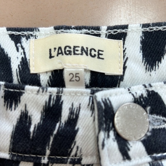 L’AGENCE Black and White  5 Pocket Animal Print Jean Short Shorts Size 25 - Picture 3 of 4